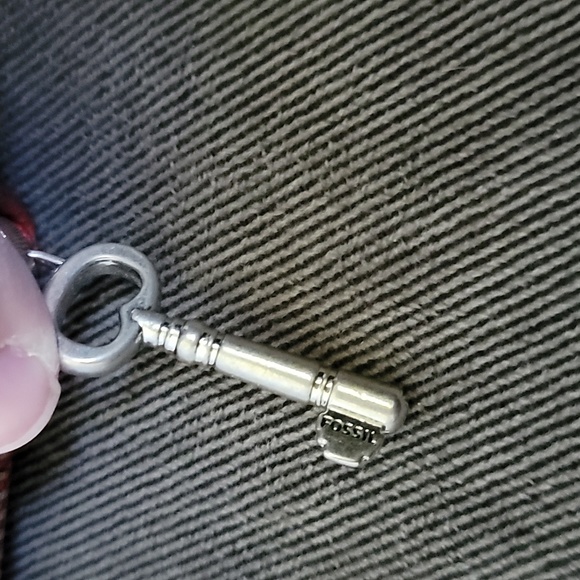 Fossil red zip around wallet - Picture 7 of 16